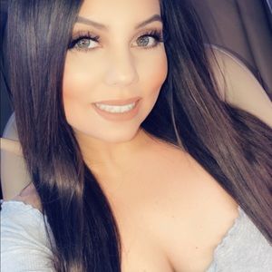 Meet your Posher, Desiree